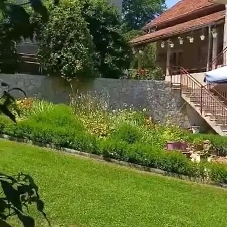 Gospodarstwo wiejskie Jagoda In *